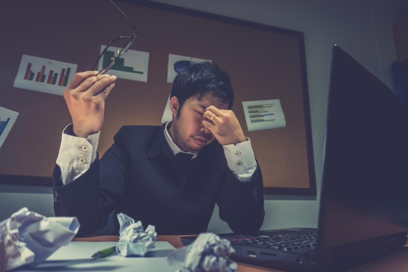 businessman-giving-up
